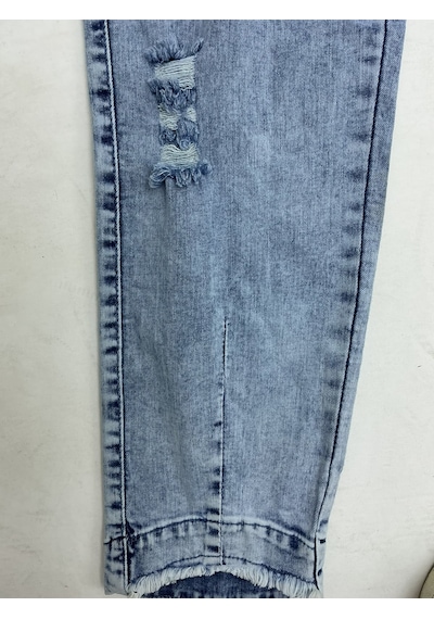 Trieste Büyük Beden Yüksek Bel Yıkamalı Denim Yırtık Ve Taş İşlemeli Baskı Detaylı Kadın Pantolon Mavi Trieste Büyük Beden Yüksek Bel Yıkamalı Denim Yırtık Ve Taş İşlemeli Baskı Detaylı Kadın Pantolon Mavi