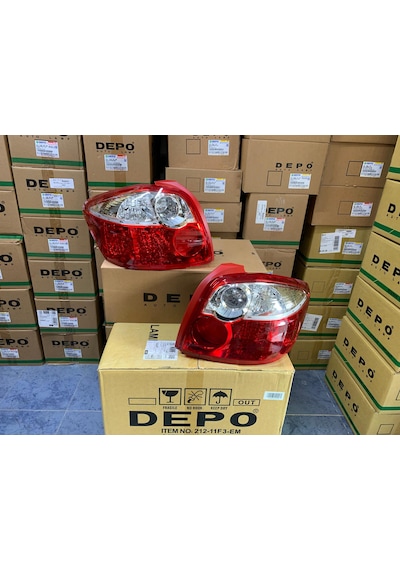Toyota Aurıs 2010-2012 Arası Depo Sağ Ve Sol Stop Lambası Takım 81561-02550 / 81551-02550