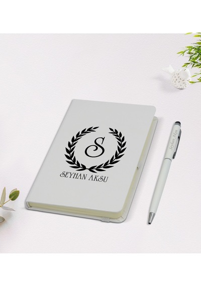 Kişiye Özel Çelenk Baş Harfli İsimli 9X14Cm Beyaz Defter Ve Kalem N11.1066