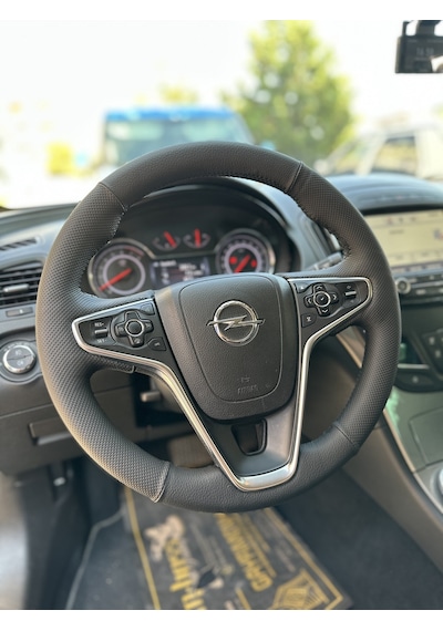 Opel Insignia Sport Araca Özel Direksiyon Kılıfı