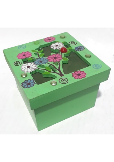 11x11x8cm Boyutlarında Ağaç Desenli Boncuklu Ahşap Hediye Kutusu Kaliteli Ahşaptan Üretilmiştir