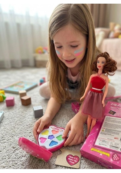 Çilek Desenli Aynalı 6 Renkli Boya Paletli 30cm Oyuncak Bebekli Makyaj Ve Bebek Oyun Seti