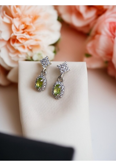 Oval Kristal Taşlı Minimal Beyaz Altın Kaplama Küpe Beyaz