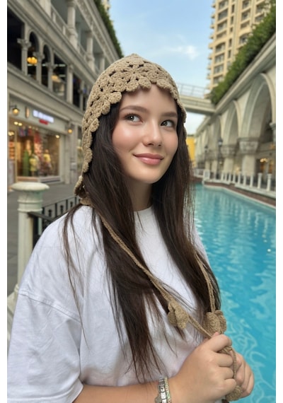 Mollycrush Camel Örgü Yazlık Bere Çiçek Motifli Yazlık Şık Saç Aksesuarı Kahverengi