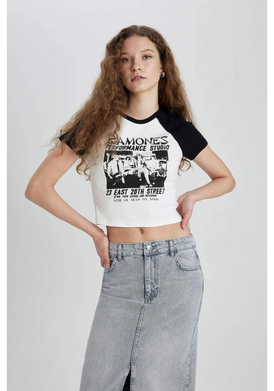 Defacto Ramones Fitted Bisiklet Yaka Fitilli Kaşkorse Kısa Kollu Tişört C4439AX24SMWT32 Beyaz
