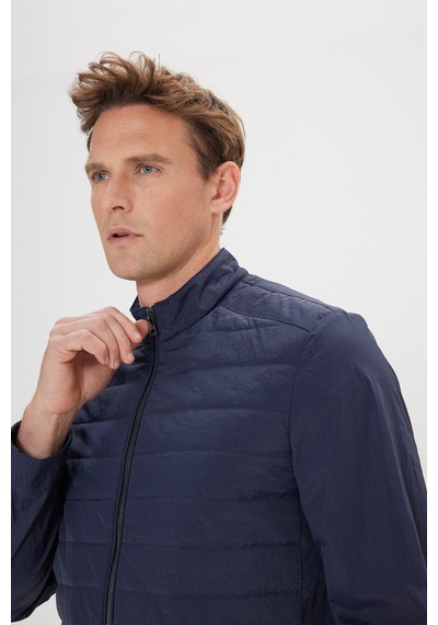 AC&Co / Altınyıldız Classics Erkek Lacı Standart Fit Normal Kesim Gizli Kapüşonlu Yan Cep Mont Lacı Lacivert AC&Co / Altınyıldız Classics Erkek Lacı Standart Fit Normal Kesim Gizli Kapüşonlu Yan Cep Mont Lacı Lacivert