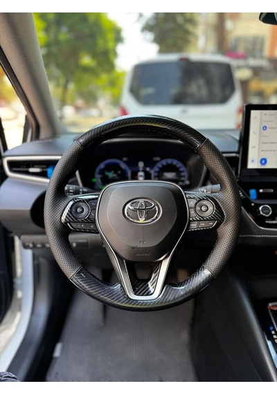 Toyota Corolla 2020-2024 Araca Özel Direksiyon Kılıfı Soft Nokta 5d Mikrofiber Karbon Deri