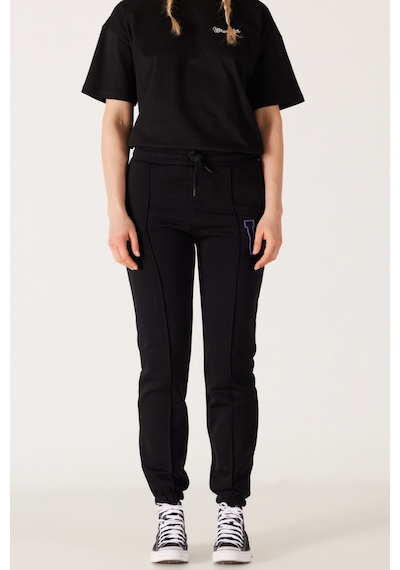 Wrangler Regular Fit Normal Kesim İçi Polarlı Cepli Siyah Jogger Eşofman Altı W232332001 Siyah Wrangler Regular Fit Normal Kesim İçi Polarlı Cepli Siyah Jogger Eşofman Altı W232332001 Siyah