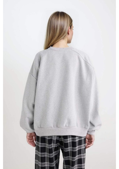 DeFacto Coool Oversize Geniş Kalıp Bisiklet Yaka Basic Düz Kalın Kumaş İçi Yumuşak Tüylü Sweatshirt D9022AXNSGR210 Gri DeFacto Coool Oversize Geniş Kalıp Bisiklet Yaka Basic Düz Kalın Kumaş İçi Yumuşak Tüylü Sweatshirt D9022AXNSGR210 Gri