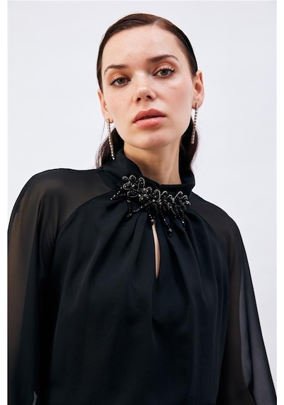 Sateen Aksesuar Detaylı Şifon Kollu Bluz 1116-1051 001