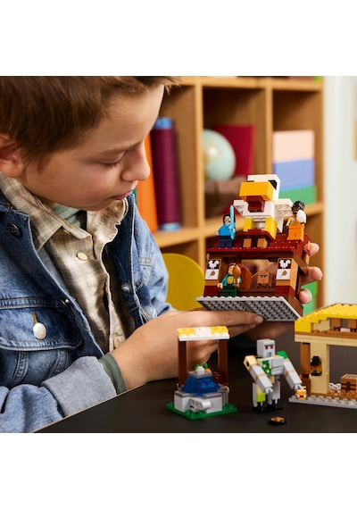 LEGO® Minecraft® Hortlak Balon Köy Saldırısı 21273 - 10 Yaş ve Üzeri Çocuklar için Yaratıcı Oyuncak Yapım Seti (555 Parça)