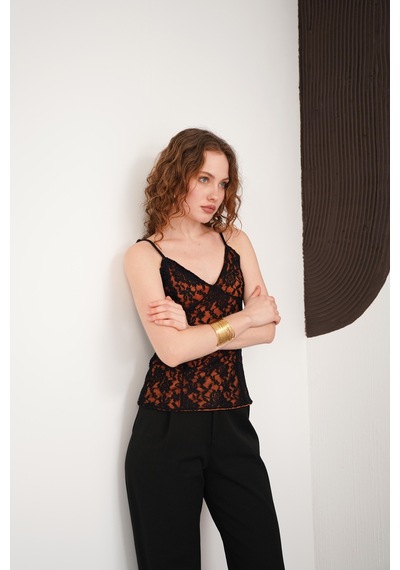 Verymoda Kadın Siyah Dantel Detaylı İnce Askılı Bluz