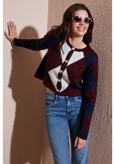 Lela Regular Fit Bisiklet Yaka Baklava Desenli Düğmeli Crop Bayan Hırka 4615570 Bordo