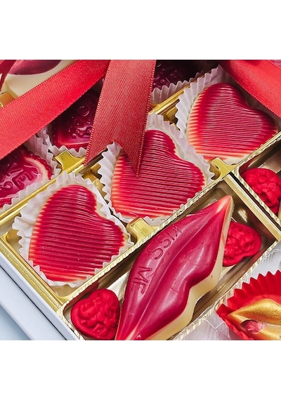 Nin Chocolate Sevgililer Günü Temalı Dudak ve Figür Çikolata Kutusu