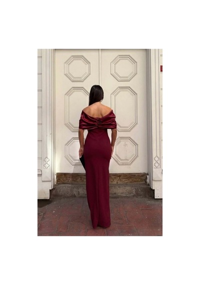 DefyModa Kadın Minimal Esnek Saten Kumaş Carmen Yaka Yırtmaçlı Abiye Elbise Bordo