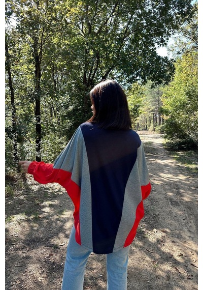WeShaya Kadın Lacivert Polo Yaka, Yarasa Kol, Lastikli Manşet, Asimetrik Color Block, Salaş Sweatshirt Bluz Lacivert