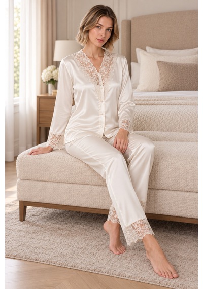 Loule Kadın Ekru Dantel Yaka Uzun Kollu Saten Pijama Takımı Düğmeli