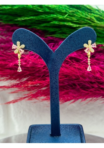 925 Ayar Gümüş Damla Modeli Sallantılı Gold Renk Popüler Kadın Küpe Gümüş