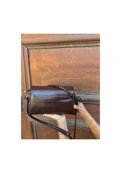 Just Polo Kadın Yeni Sezon Örgü Detaylı Ayarlanabilir Askılı Lüks El Ve Omuz Çantası Ebat : 26 X 14 Cm Kahverengi