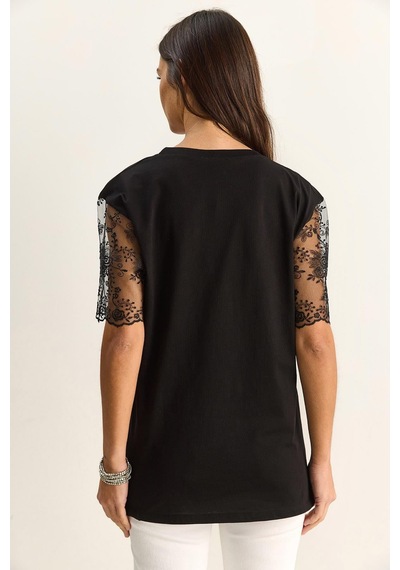 Shade Kadın Bisiklet Yaka Dantel Garnili Asimetrik Kesim Relaxed Fit T-shirt 2225 60286125 - Siyah Shade Kadın Bisiklet Yaka Dantel Garnili Asimetrik Kesim Relaxed Fit T-shirt 2225 60286125 - Siyah