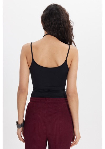 Tudors Kadın Slim Fit Dar Kesim Pamuklu Likralı İnce Askılı Siyah Atlet-50606