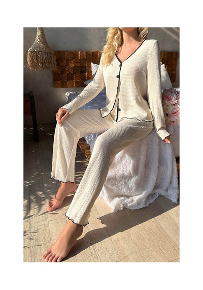 I-moda Kadın Beyaz Örme Kumaş V Yaka Düğmeli Rahat Şık Pijama Takımı