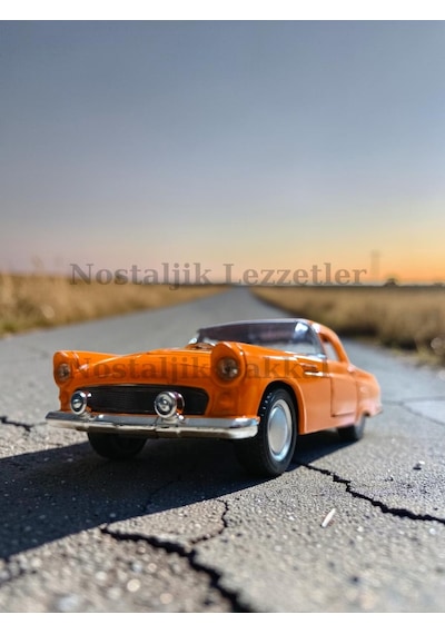 Nostaljik Turuncu 1955 Ford Thunderbird 1/32 Ölçek Metal Çek Bırak Araba Kapılar Açılır Çok Renkli