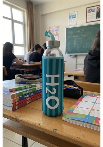 H2o Desenlı Kılıflı 750 Ml Cam Matara Çızgı Yeşil