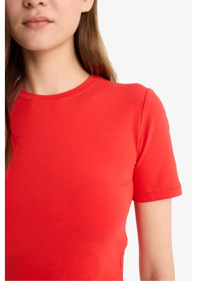 DeFacto Coool Fitted Crop Basic Düz Kırmızı Kısa Kollu Tişört F8924AX25HSRD1