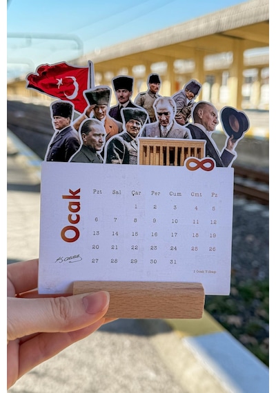 2025 Özel Tasarım Gazi Mustafa Kemal Atatürk Temalı Takvim, 2025 Takvim Özel Desen Yılbaşı Hediyesi, Masa Takvimi