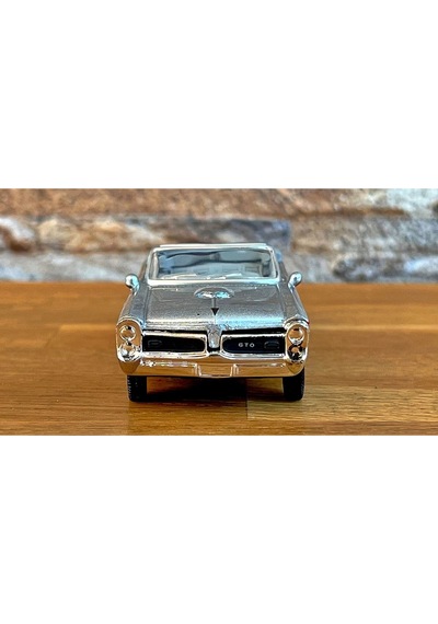 1:43 Ölçekli Lisanslı Metal Retro Amerikan Arabaları - 1966 Pontiac Gto - 10 Cm