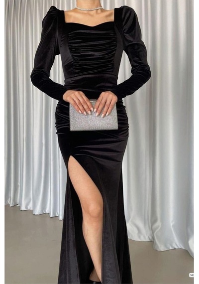 DefyModa Kadın Modern Kadife Kumaş Kare Yaka Yırtmaçlı Abiye Elbise Siyah