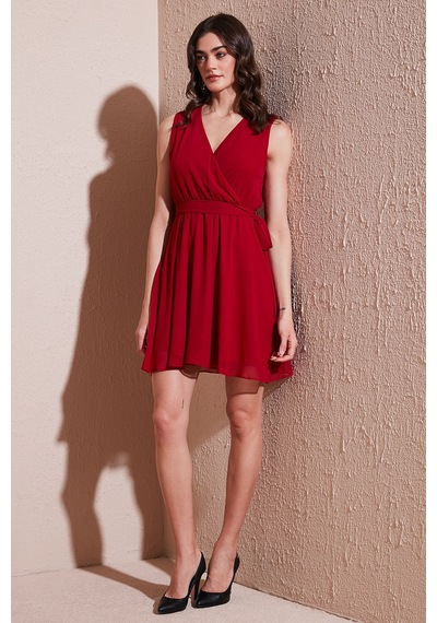 Lela Regular Fit Kruvaze Yaka Bağlama Detaylı Şifon Mini Boy Bayan Elbise 6789075 Kırmızı