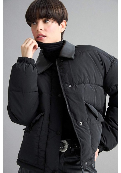 Defacto Su Geçirmez Regular Fit Polo Yaka Mont F2822ax25wnbk27 Siyah