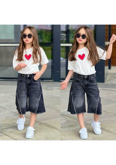 Ay Kids Kız Çocuk Kalp Baskılı Oversize Tişört & Bol Paça Jean Kapri Kombin Takım 2689s Siyah Ay Kids Kız Çocuk Kalp Baskılı Oversize Tişört & Bol Paça Jean Kapri Kombin Takım 2689s Siyah
