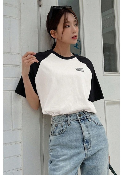 Vocation Parçalı Süprem T-shirt - Beyaz Siyah Baskılı Oversize Bisiklet Yaka Kısa Kol Tişört Beyaz-siyah Vocation Parçalı Süprem T-shirt - Beyaz Siyah Baskılı Oversize Bisiklet Yaka Kısa Kol Tişört Beyaz-siyah