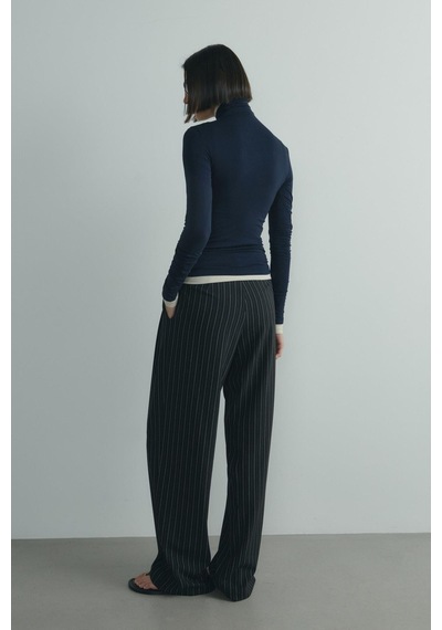 Suud Collection Lacivert Boğazlı Body