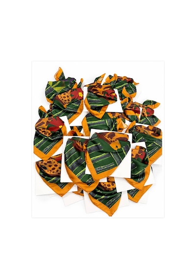 Inno 55x55 Cm Premium Saten Zürafa Desenli Sonbahar Renkleri Dikişli Fular Yeşil