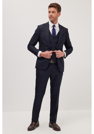 Tudors Erkek Slim Fit Lacivert Esnek Likralı Kumaş Sivri Yaka Yelekli Takım Elbise-41296 Lacivert Tudors Erkek Slim Fit Lacivert Esnek Likralı Kumaş Sivri Yaka Yelekli Takım Elbise-41296 Lacivert