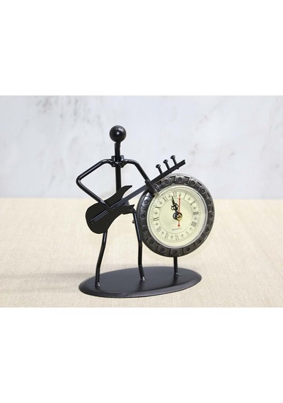 Metal Saatli Gitar Çalan Müzisyen 10206633