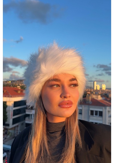 Mollycrush Luxury Rus Slav Tarzı Suni Kürklü Uzun Tüylü Peluş Kadın Ekru Kalpak Şapka Ekru