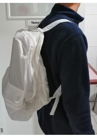 Sırt Çantalı Yağmurluk Pratik Ürün