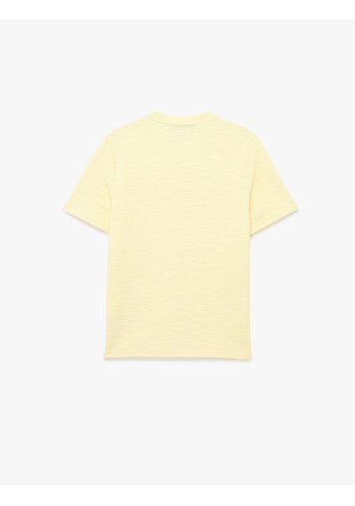 Koton Regular Fit Kısa Kollu Dokulu Tok Kumaş Bisiklet Yaka Tişört Sarı 6sam10378mk