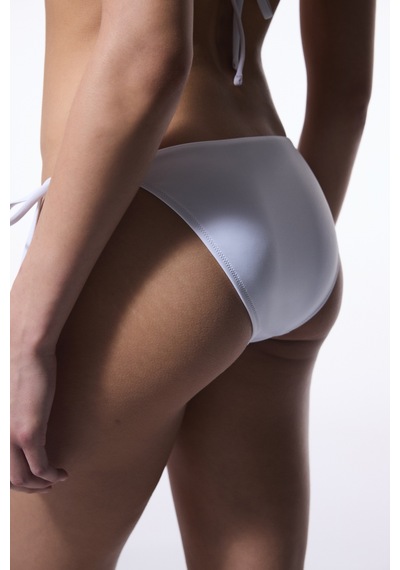 Penti Beyaz Nakışlı Bikini Altı