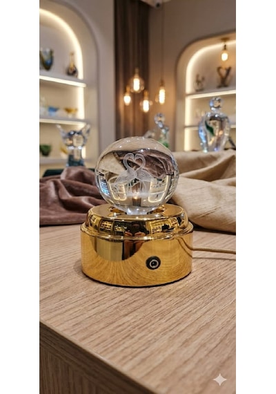 Mobgift 360 Derece Dönen Sarı Led Işıklı Gold Standlı Usb'li Kristal Filamingo Cam Küre Çok Renkli