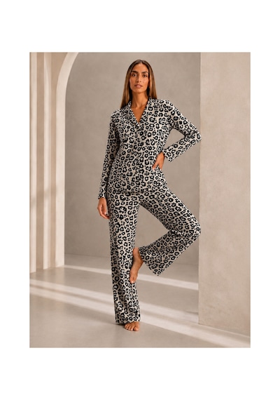 Kadın Önden Düğmeli Uzun Kollu Alt Üst Leopar Pijama Takımı