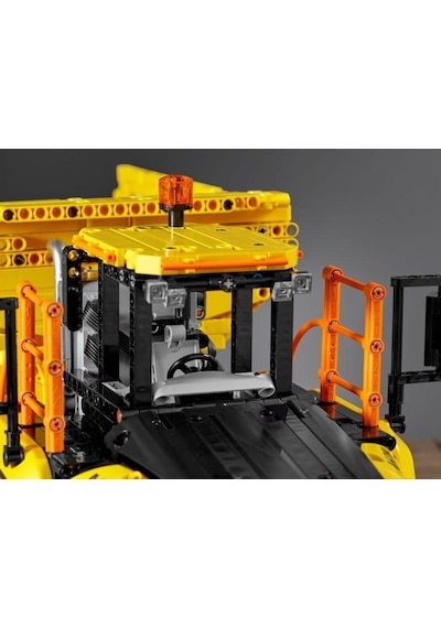 LEGO® Technic 42114 6X6 Volvo Mafsallı Kamyon 2193 Parça
