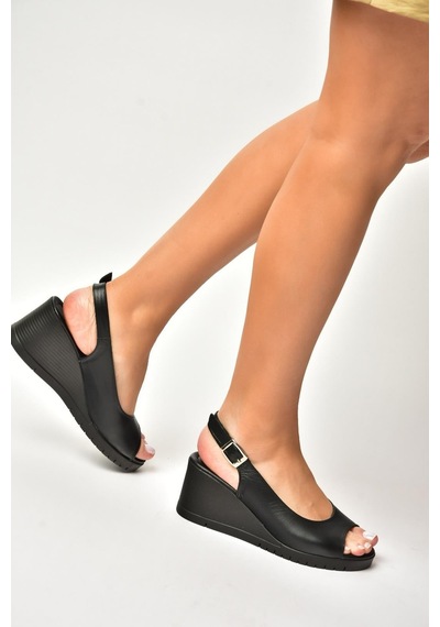 Fox Shoes Y555344003 Siyah Hakiki Deri Dolgu Tabanlı Kadın Sandalet