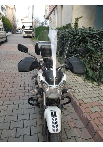 Motocam Bajaj V15 Ön Cam 2017-2018 Model 57cm Şeffaf Renkli 4mm