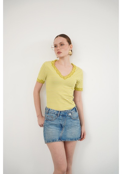 Verymoda D 3006 Yaka Ve Kol Ucu Güpür V Yaka T Shırt - D3006 Yağ Yeşili